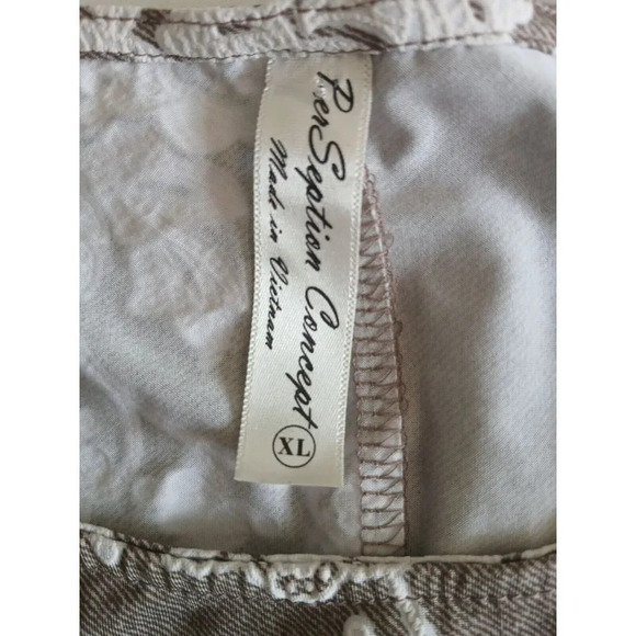 PerSeption Women, Blouse 3/4 open sleeve with buttons, Size XL Floral Print. - Picture 14 of 15